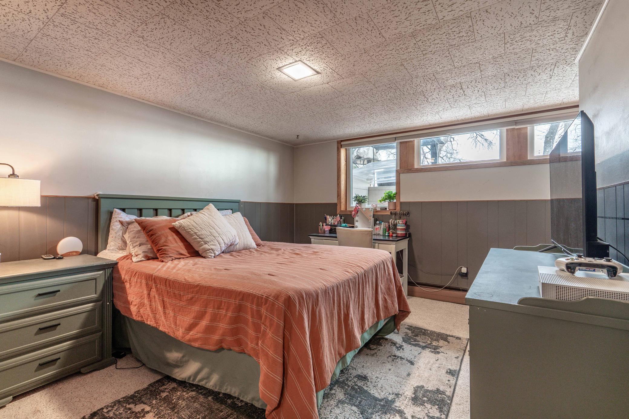 736 Shorewood Dr DL-244.jpg