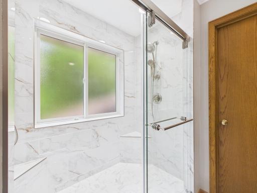 2527 Colony Circle, Saint Cloud, MN 56303