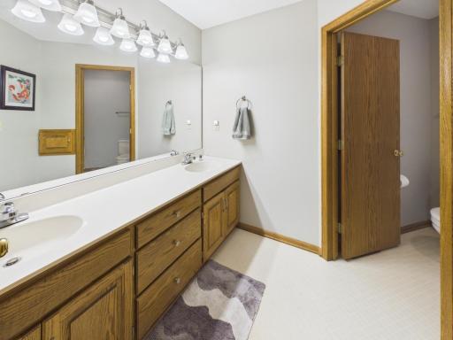 2527 Colony Circle, Saint Cloud, MN 56303