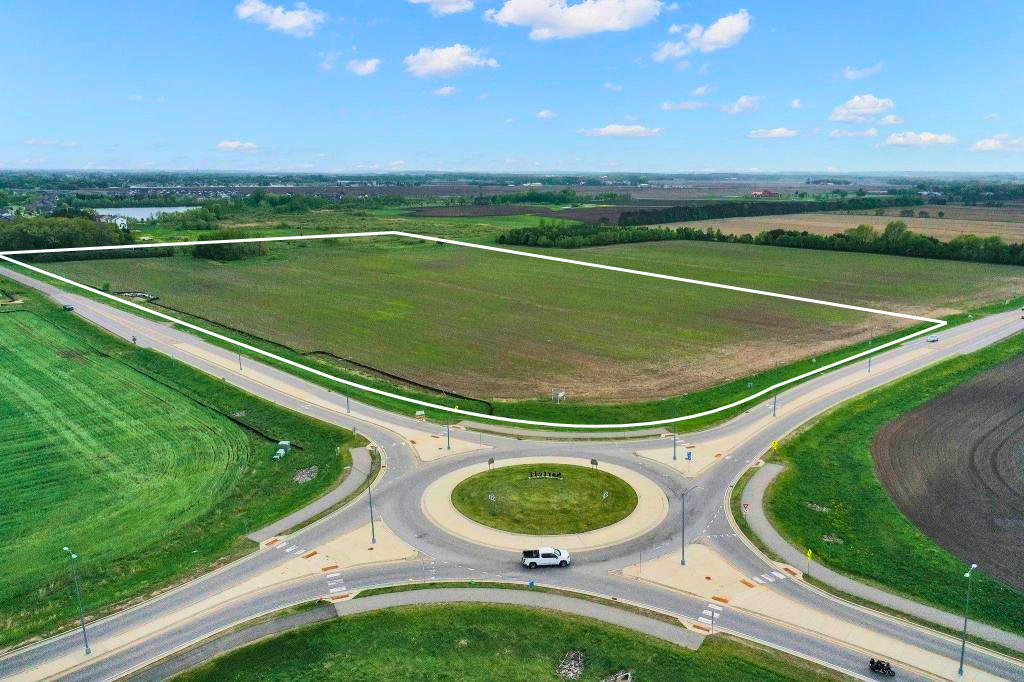 Exceptional opportunity in a prime location. Lot lines are approximate.