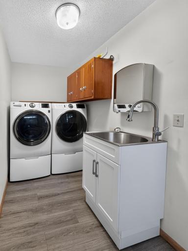 Main level laundry room