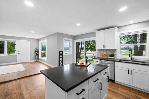 5415 Twin Lake Boulevard E, Brooklyn Center, MN 55429