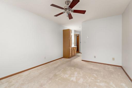 13-web-or-mls-3295-80th-st-e-501.jpg