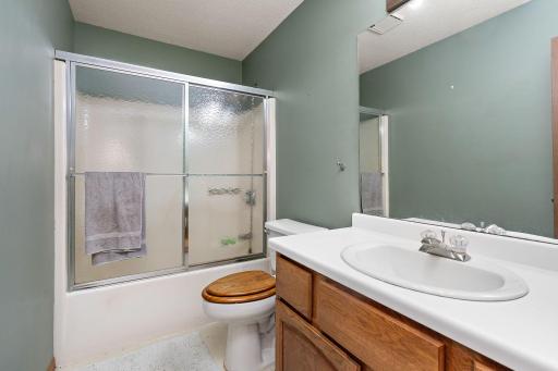 17-web-or-mls-3295-80th-st-e-501.jpg