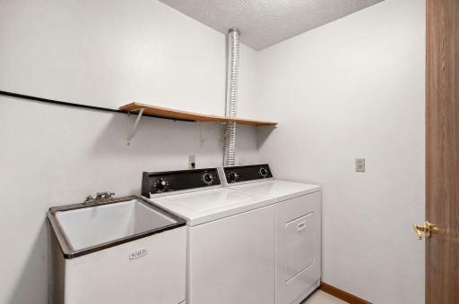 20-web-or-mls-3295-80th-st-e-501 (1).jpg