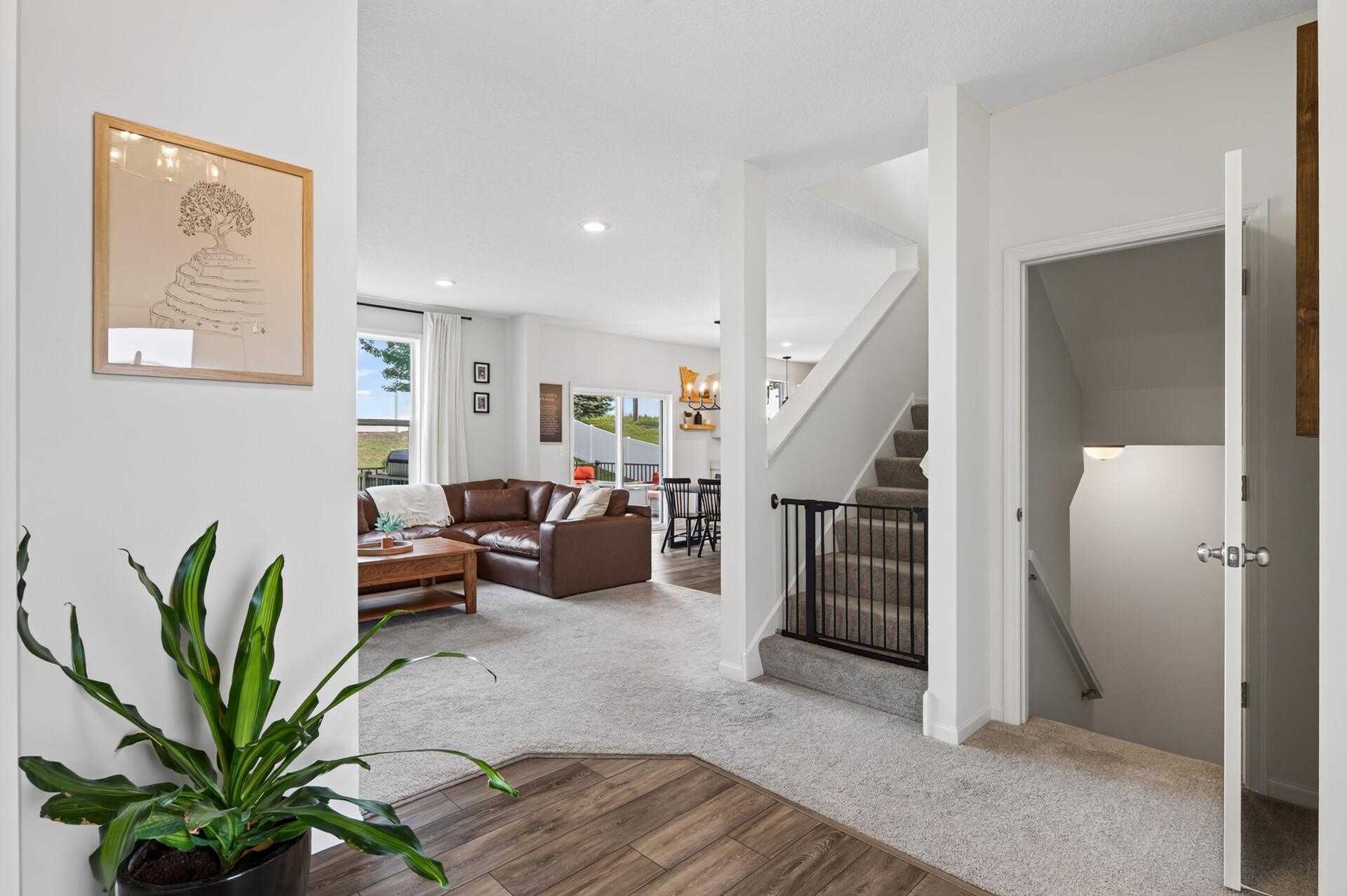 Walk in to the open concept