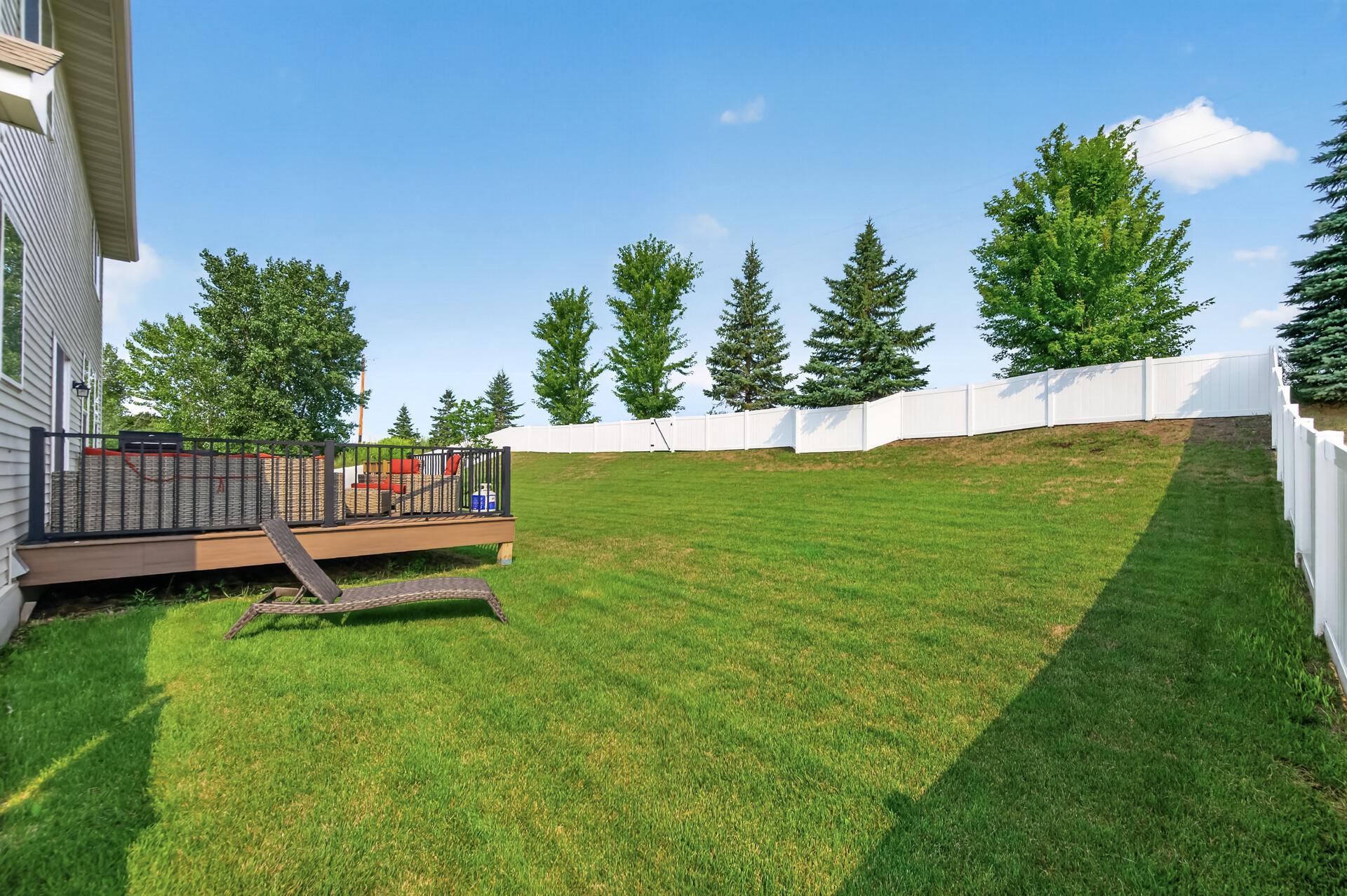 43_972_Forest_Edge43_mls.jpg