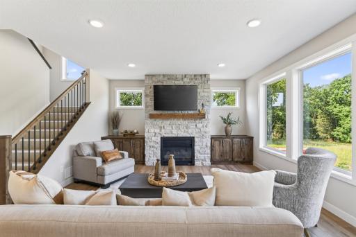 Comfortable Great Room with Open Stairwell