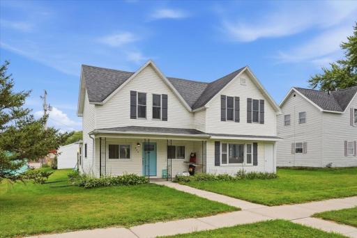 02-Front of Home.jpg