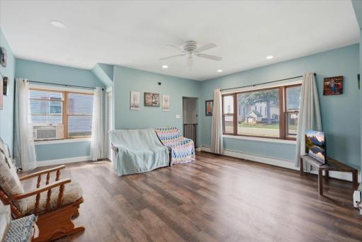 04-Living Room.jpg
