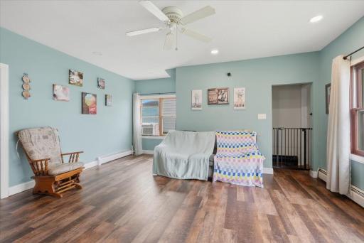 05-Living Room.jpg