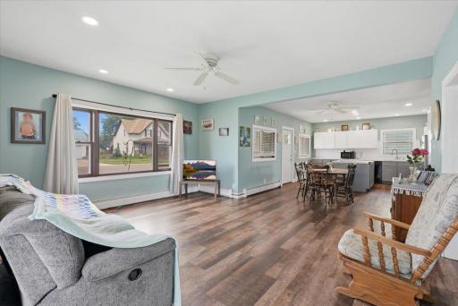 06-Living Room.jpg
