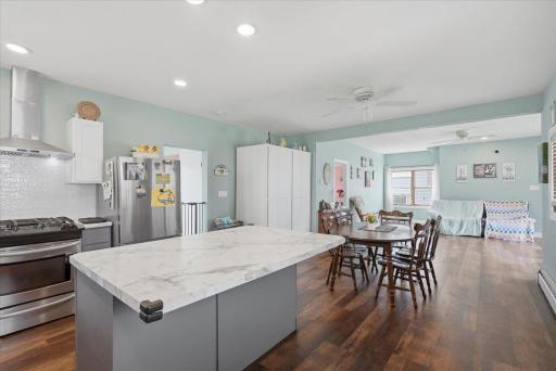 09-Kitchen.jpg