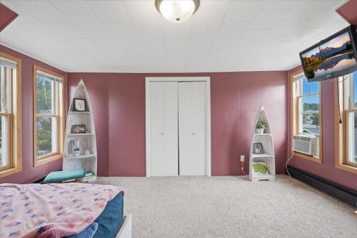 14-Primary Bed.jpg