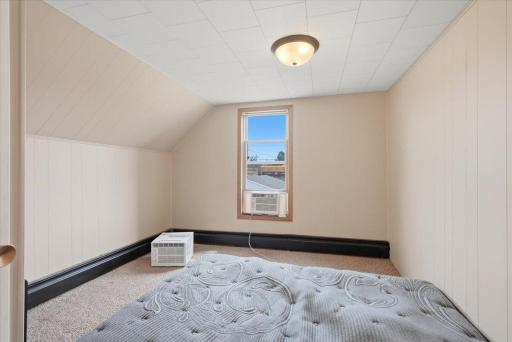 17-Bed 2.jpg
