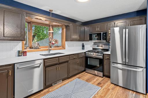 998 99th Ln NE, Blaine, MN-9.jpg
