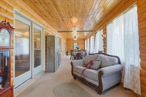 15-Sun Room.jpg