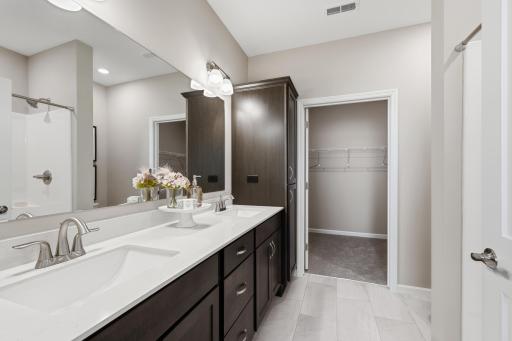 1777 Squirrel Way, New Richmond, WI 54017
