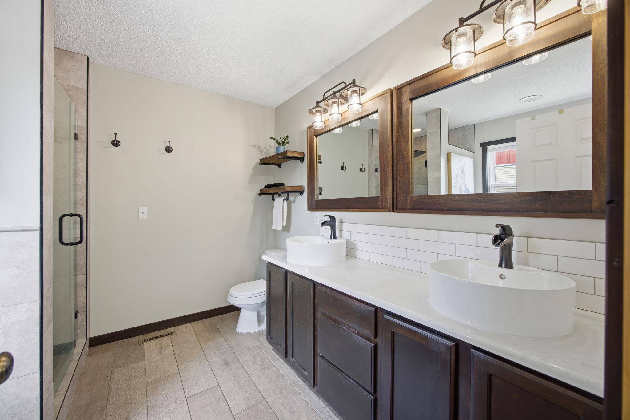 Ensuite double sinks