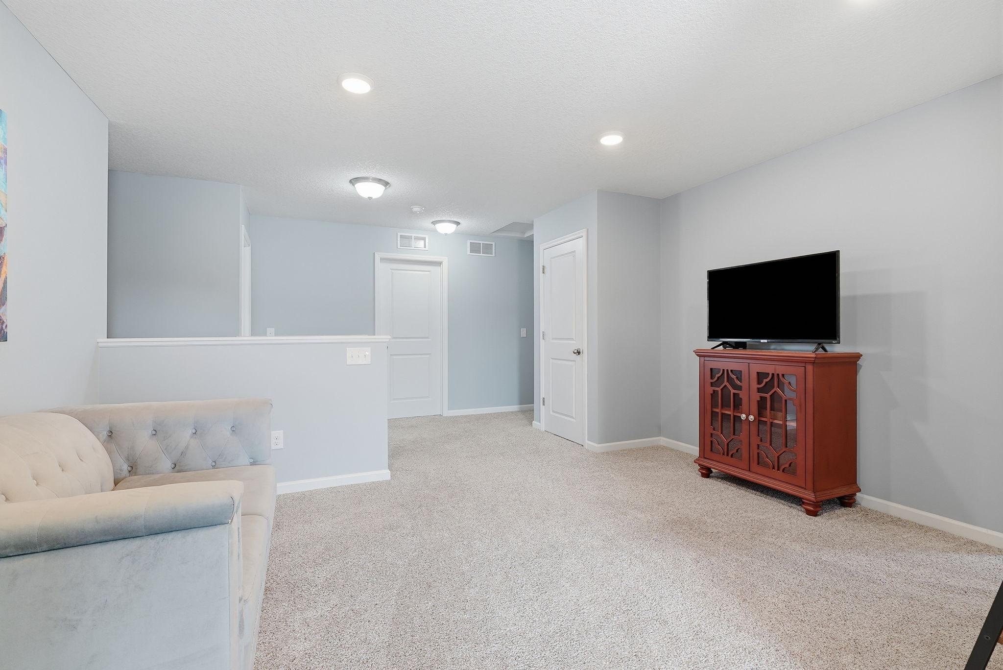 Upper Level Bonus Room