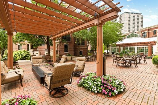 575 S 10th Street, Minneapolis, MN 55404