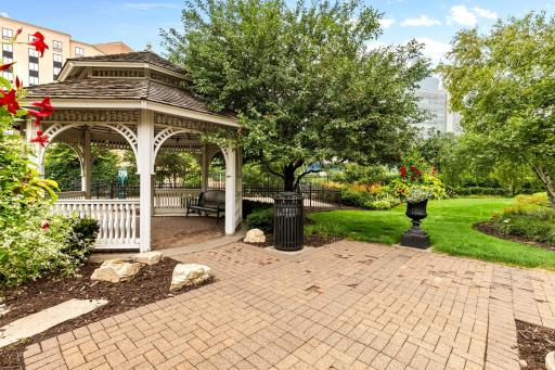 575 S 10th Street, Minneapolis, MN 55404