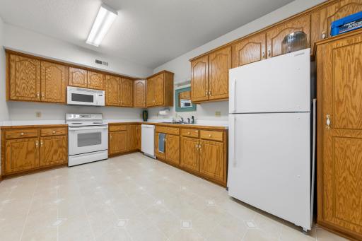 Community room full kitchen