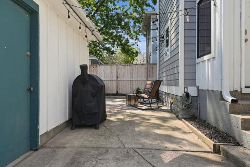 718 Manomin Avenue, Saint Paul, MN 55107