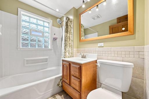 718 Manomin Avenue, Saint Paul, MN 55107