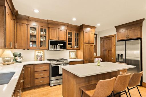 718 Manomin Avenue, Saint Paul, MN 55107