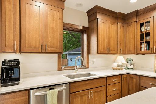 718 Manomin Avenue, Saint Paul, MN 55107