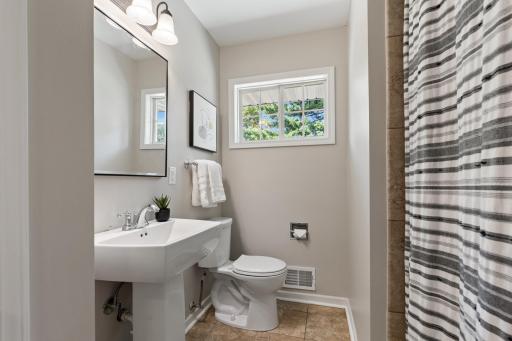 Main level full bath