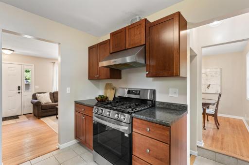 Gas oven with a vent to the outside