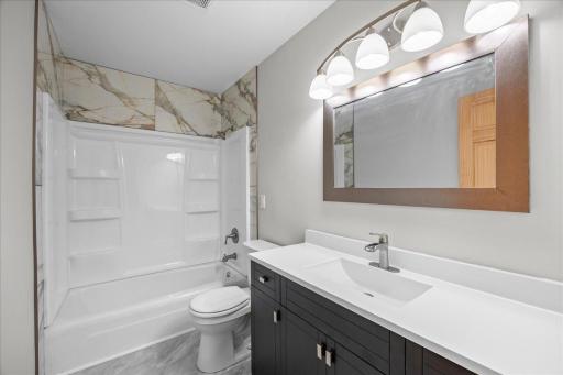 Beautiful full bathroom