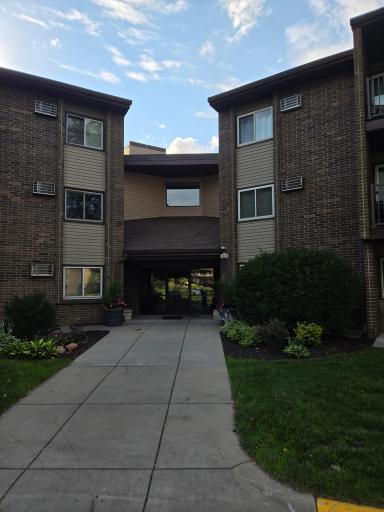 3425 Golfview Drive, 115, Eagan, MN 55123