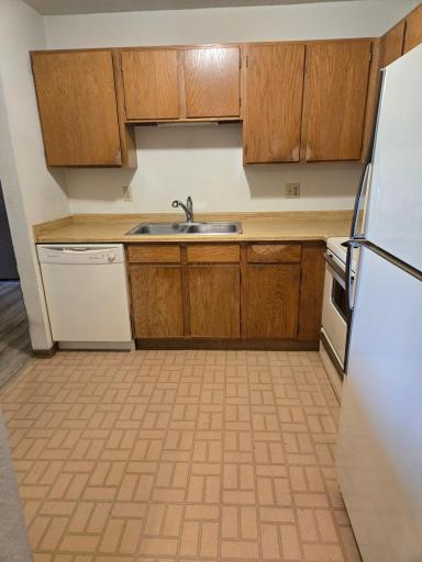 3425 Golfview Drive, 115, Eagan, MN 55123