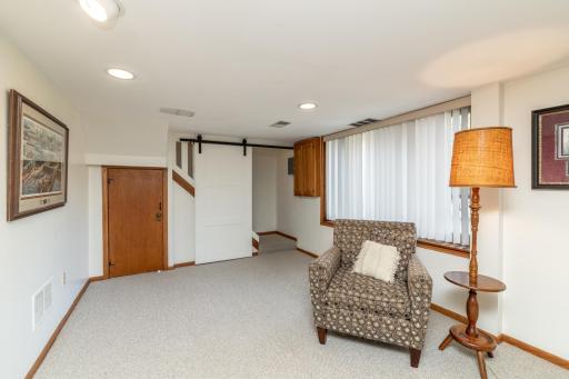 1000 Mound Spring Terrace, Bloomington, MN 55420
