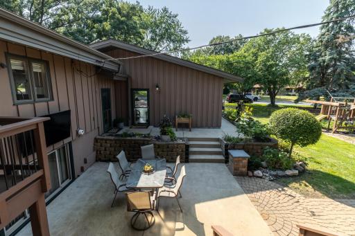 1000 Mound Spring Terrace, Bloomington, MN 55420
