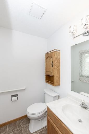 2544 Arrowhead Road S, Fargo, ND 58103