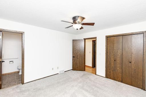 2544 Arrowhead Road S, Fargo, ND 58103