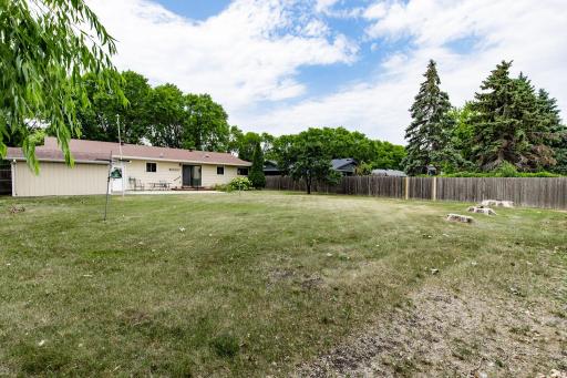 2544 Arrowhead Road S, Fargo, ND 58103