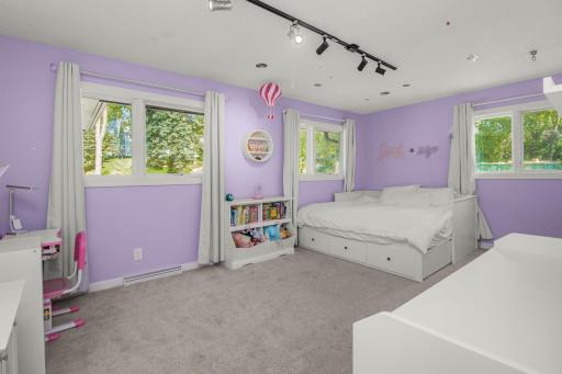 2968 W Owasso Boulevard, Roseville, MN 55113