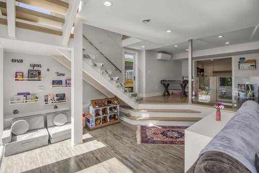 2968 W Owasso Boulevard, Roseville, MN 55113