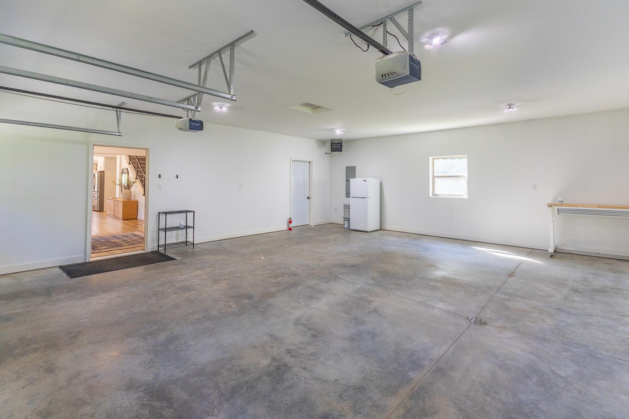 Attached garage-67.jpg