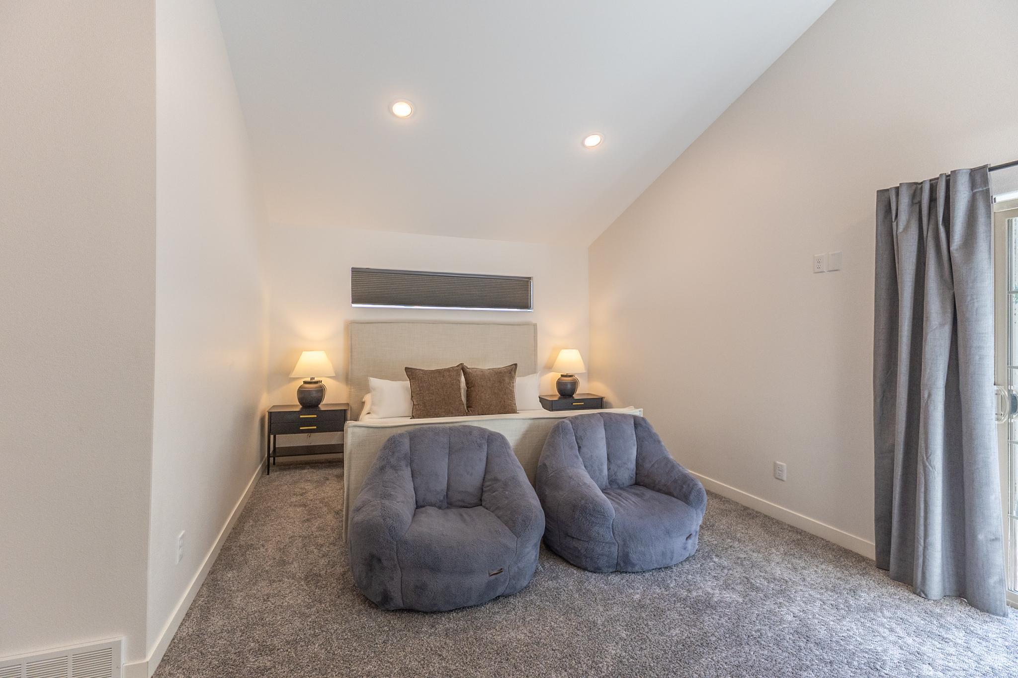 Primary bedroom-56.jpg