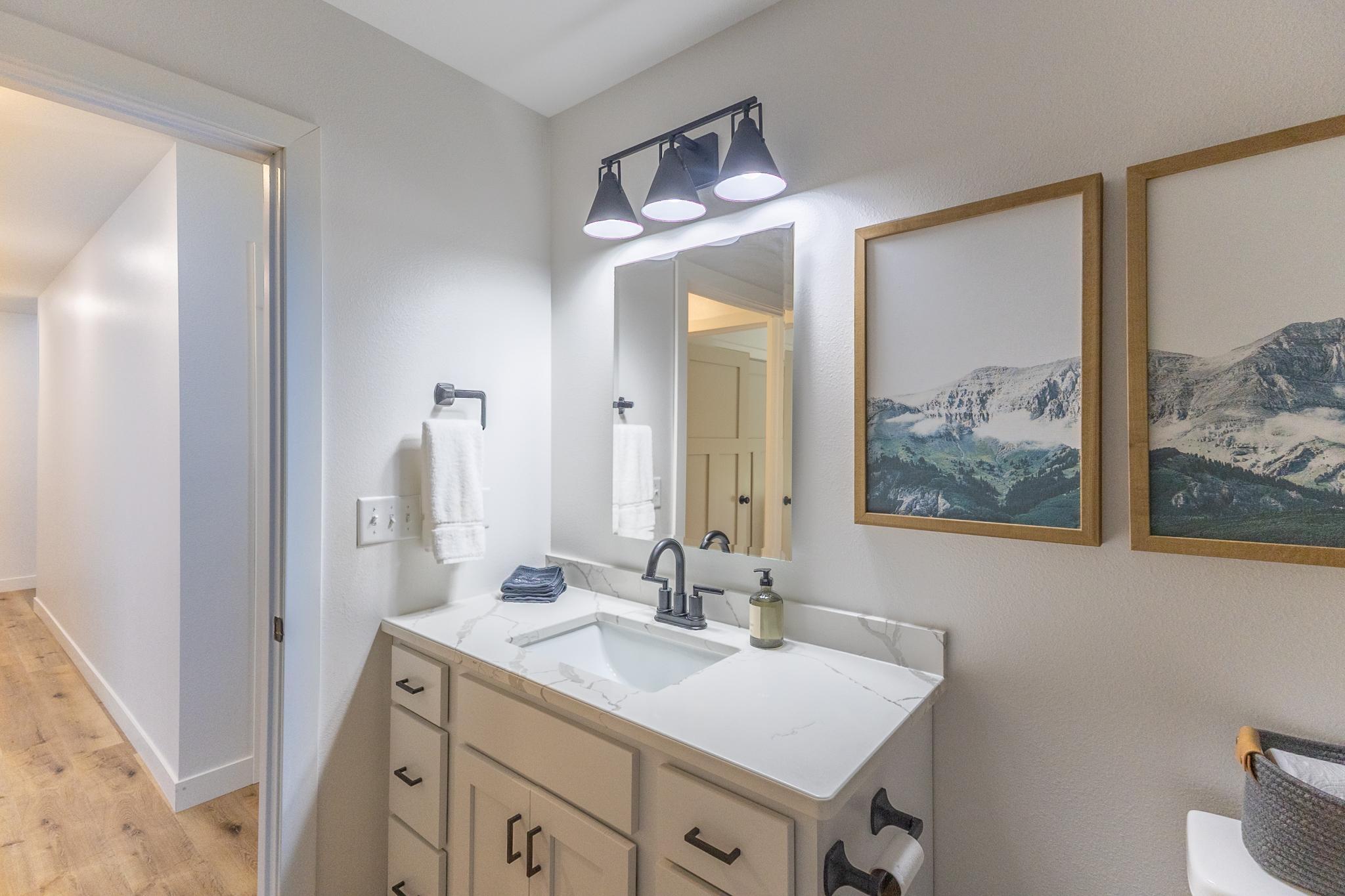 Main floor full bath37.jpg