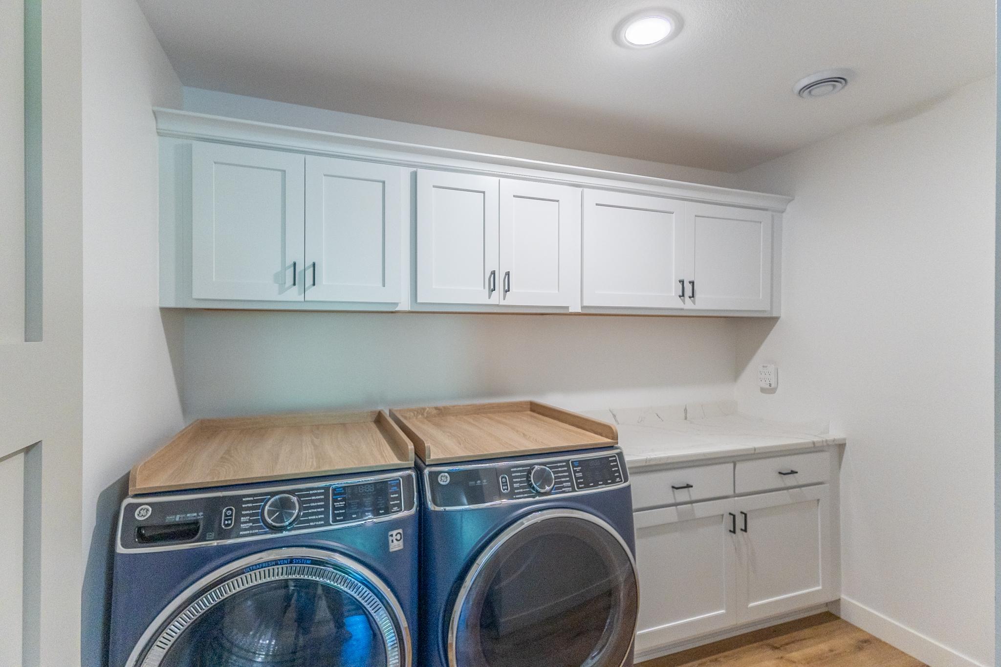 Main floor laundry-2.jpg
