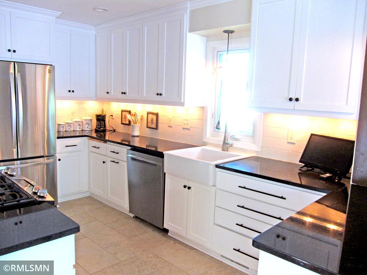 Kitchen3.jpg