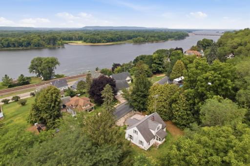 1109 S 2nd Street, Alma, WI 54610