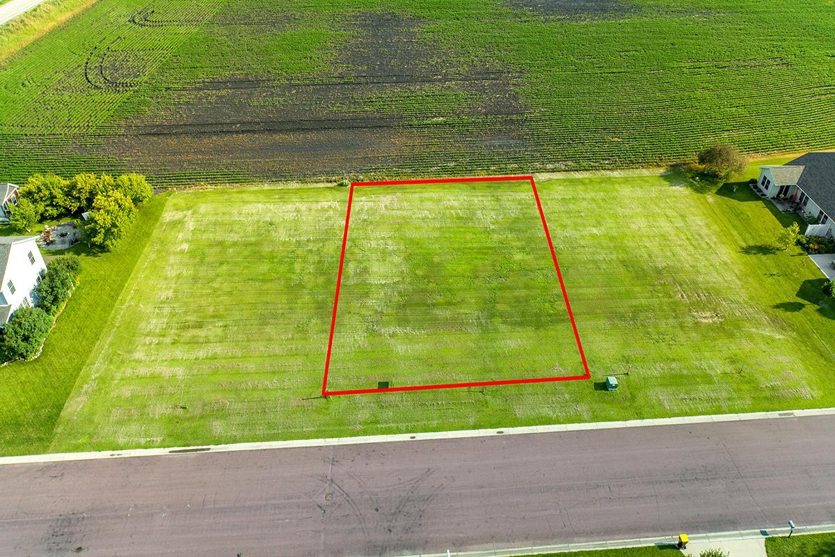 24Aerial11outline.jpg